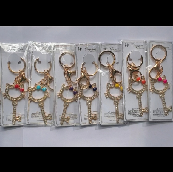 Hello Kitty Fashion Key Bag Charm / Keychain Yellow / Gold - Picture 4 of 4